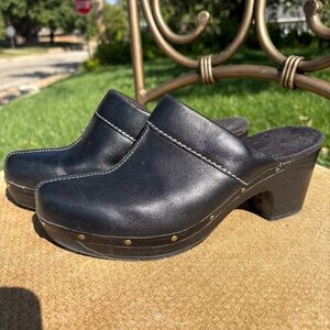 Clarks Black Leather Women's Clogs🖤